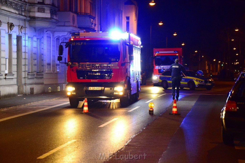 Feuer Hinterhof Garagen Koeln Hoehenberg Olpenerstr P012.JPG - Miklos Laubert